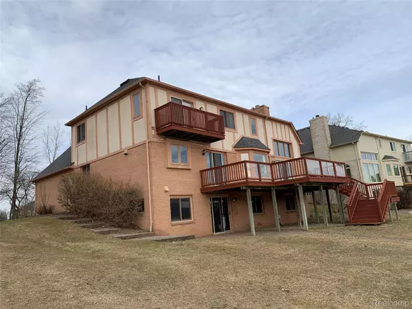 Rochester Hills, MI 48307,1698 Mackwood RD