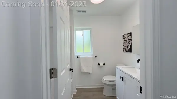 Rochester Hills, MI 48309,2694 Vendome AVE