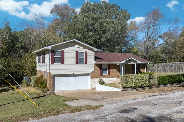 Kemp, TX 75143,15690 Hilltop Drive