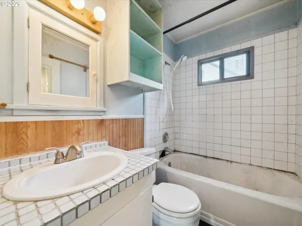 Milwaukie, OR 97222,10452 SE 55TH AVE