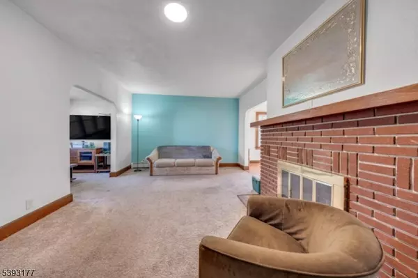 Totowa Boro, NJ 07512,75 Scrivens St