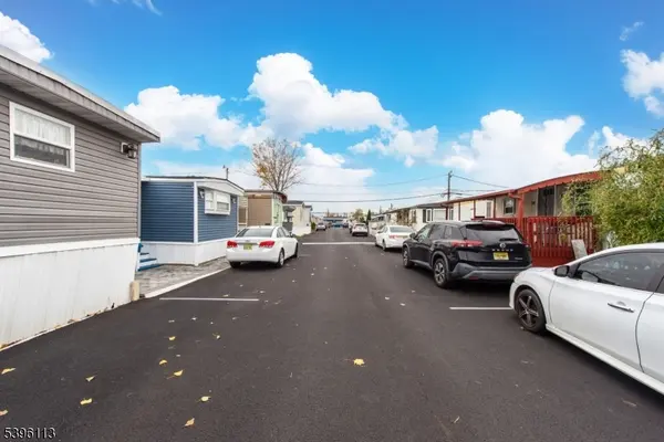 Moonachie Boro, NJ 07074,39 Helen Drive