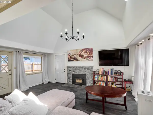 655 IDYLWOOD DR SE, Salem, OR 97302