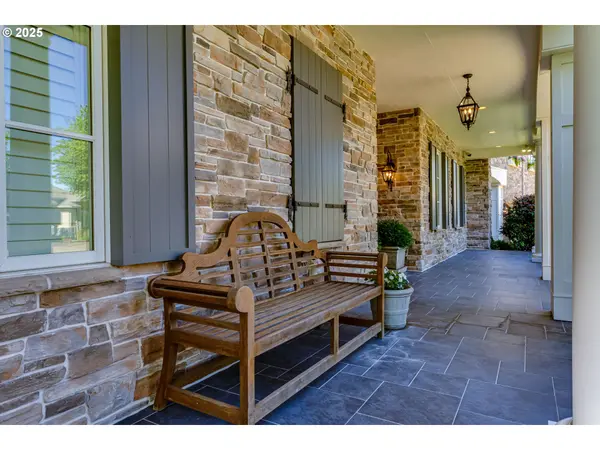 Eugene, OR 97401,2628 EDGEWATER DR