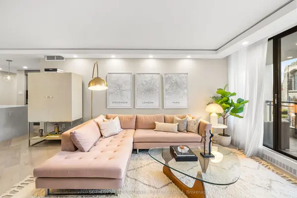 235 St Clair AVE W #301, Toronto C02, ON M4V 1R4