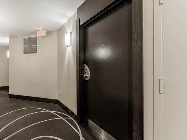 Toronto C01, ON M5S 3A6,1001 Bay ST #602