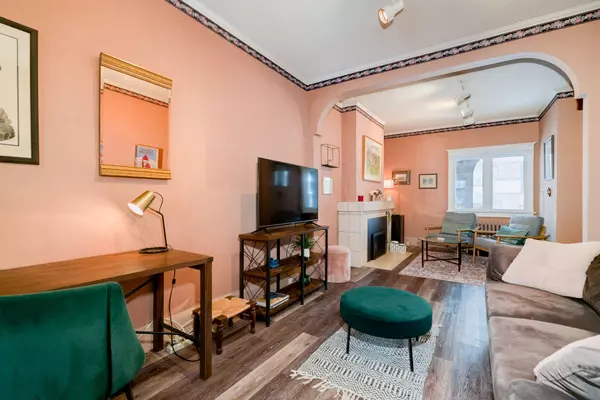 Toronto C10, ON M4P 2M7,1089 Mt Pleasant RD