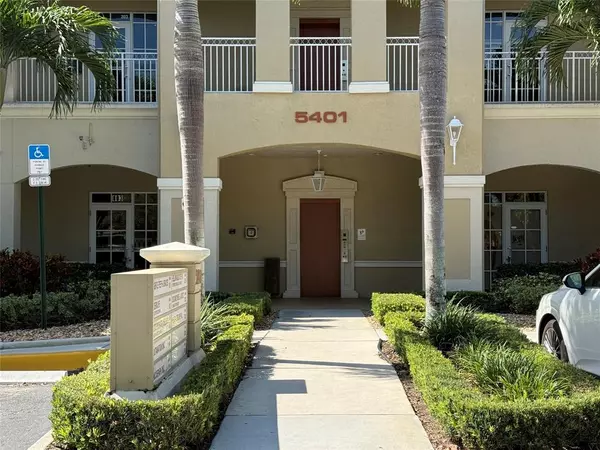 Pompano Beach, FL 33067,5401 N University Dr #Unit 204