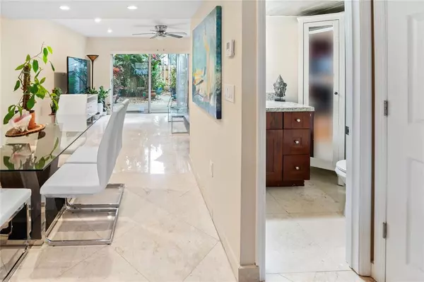 Oakland Park, FL 33311,811 W Oakland Park Blvd #F4