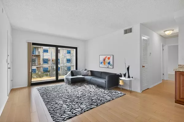 Pompano Beach, FL 33060,130 Cypress Club Dr #307