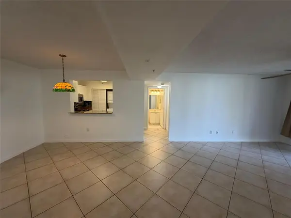 Hollywood, FL 33019,2731 Ocean Club Blvd #107