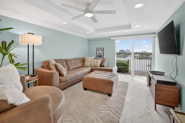 Fort Lauderdale, FL 33304,95 N Birch Rd #702