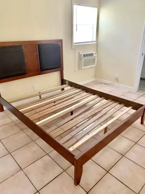 Fort Lauderdale, FL 33311,113 NW 27th Ave #3