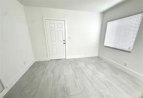 Fort Lauderdale, FL 33334,1440 NE 50th Ct #3