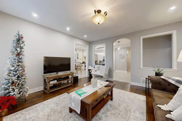 Aurora, ON L4G 0G8,192 Tonner CRES