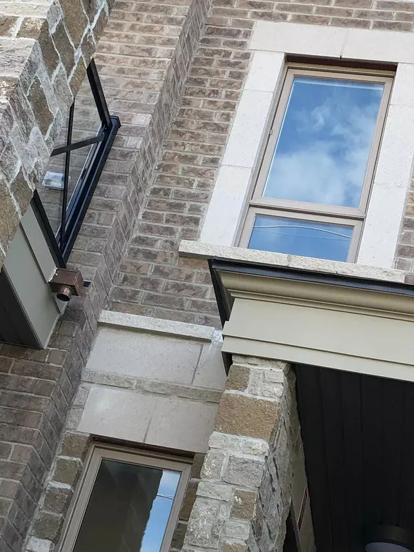 Markham, ON L6B 1N5,20 Westmeath LN N #2329