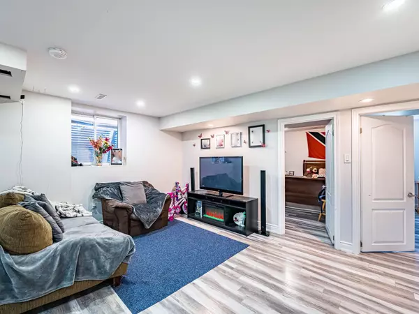 Brampton, ON L7A 4T8,6 Feeder ST