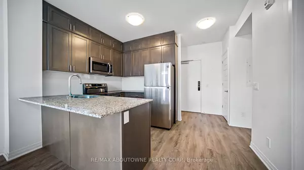 Oakville, ON L6M 5N4,95 Dundas ST W #004