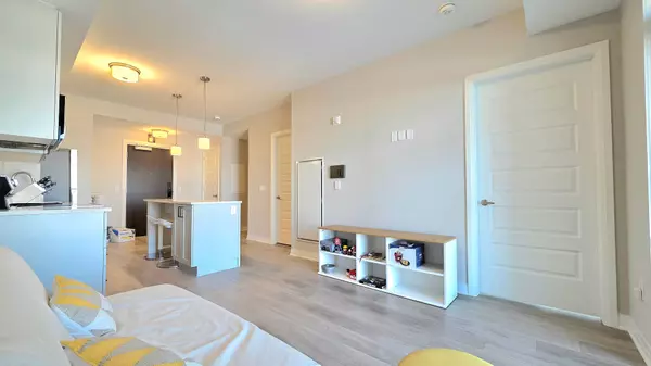 Milton, ON L9E 1Z5,490 Gordon Krantz AVE #502