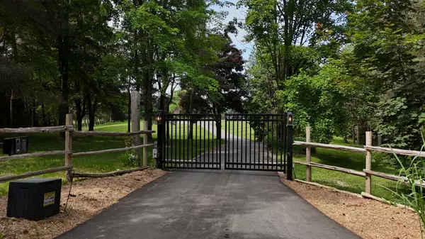 Caledon, ON L7C 2N6,17088 Horseshoe Hill RD