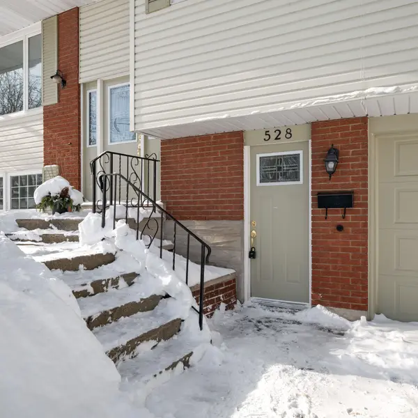 Kitchener, ON N2M 4K6,528 Greenbrook DR