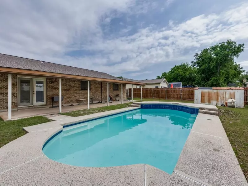 5612 Macrae Street, Haltom City, TX 76148