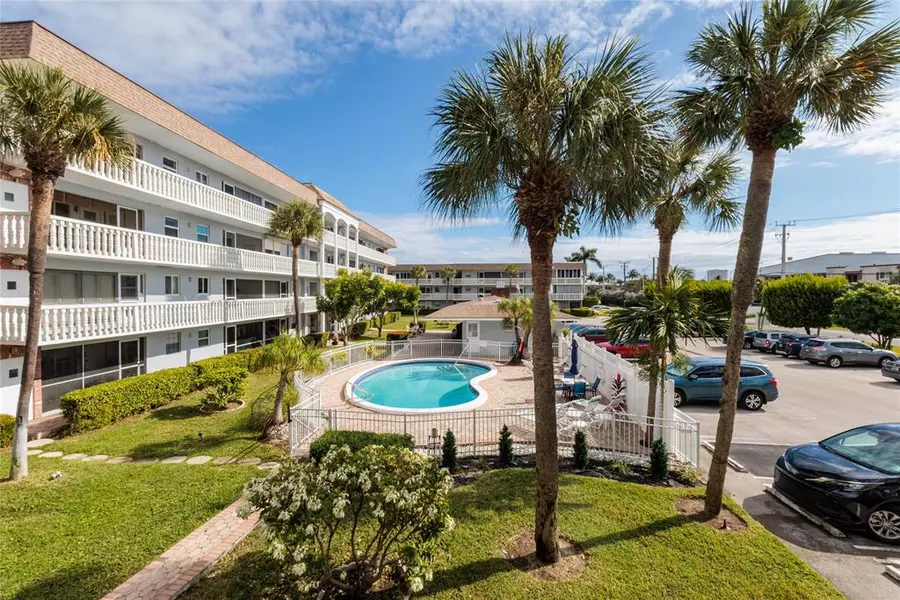 490 SE 19th Ave #203, Pompano Beach, FL 33060