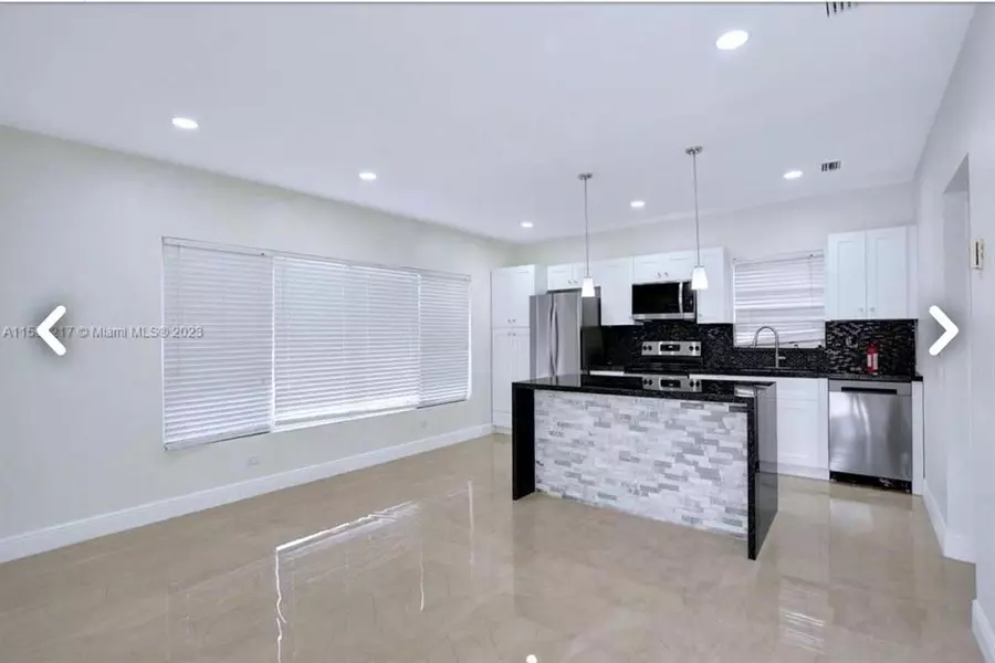 6720 Coolidge St, Hollywood, FL 33024