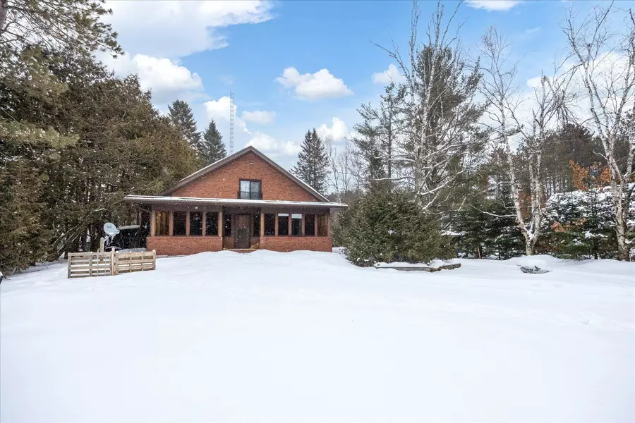 21 Pirita RD, Georgina, ON L0C 1L0