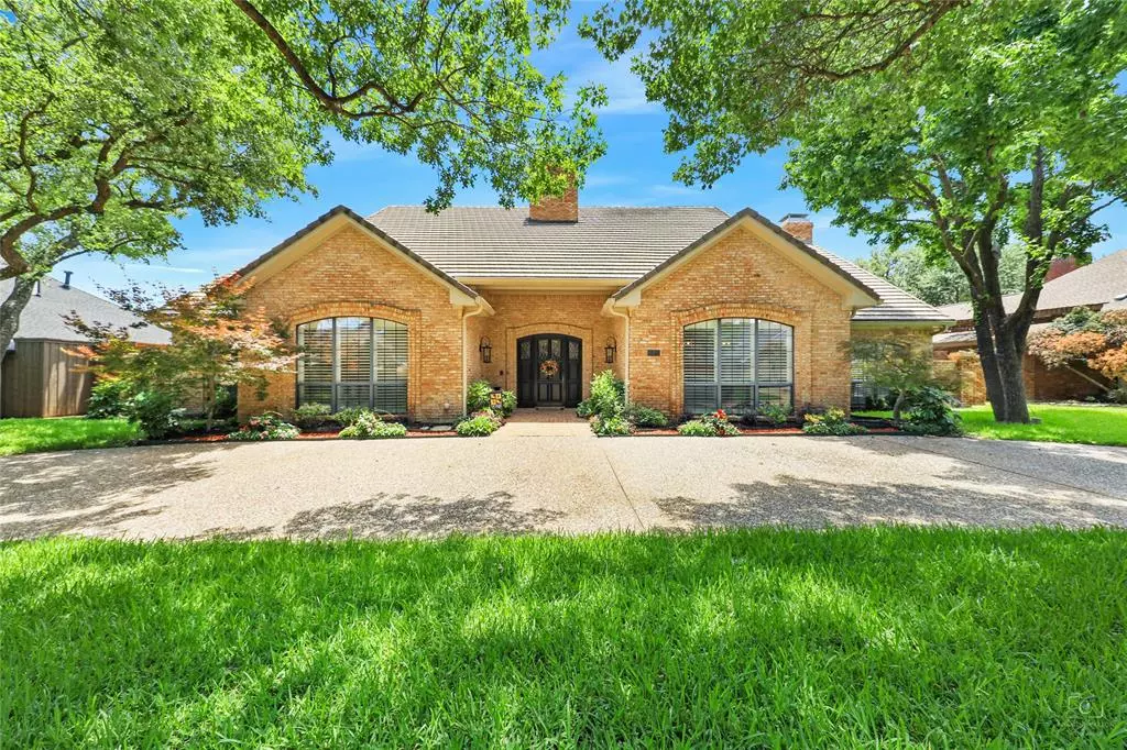 Dallas, TX 75287,5516 Inverrary Court