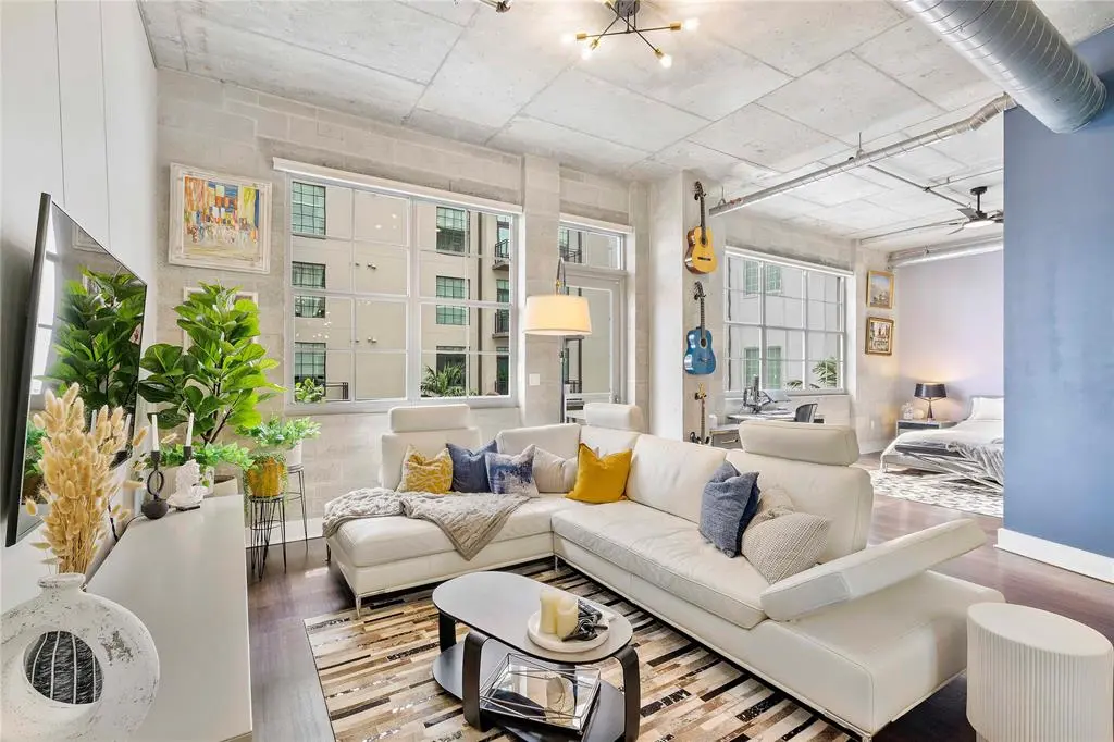 Fort Lauderdale, FL 33301,411 NW 1st Ave #303