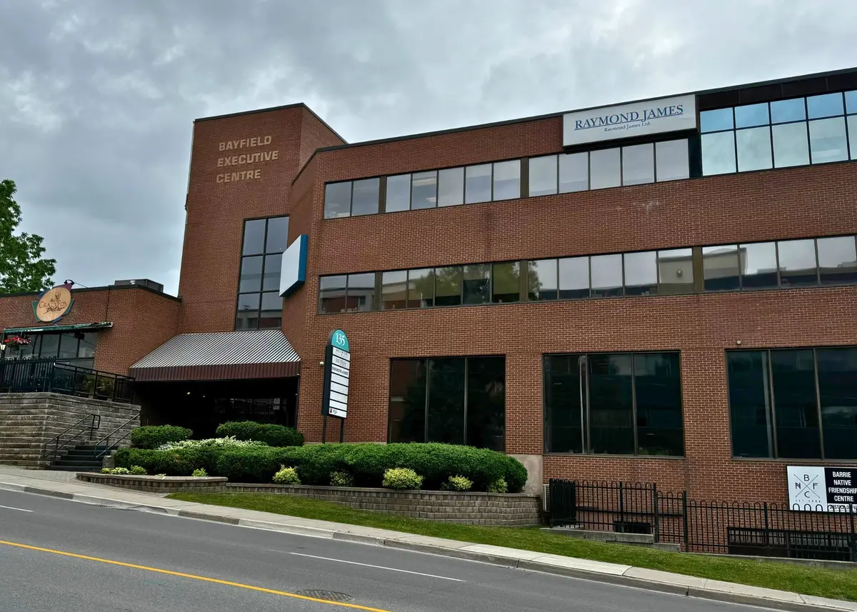 Barrie, ON L4M 3B3,135 Bayfield ST #102