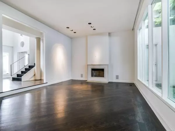 Highland Park, TX 75205,5501 Douglas Avenue