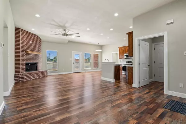 Ector, TX 75439,899 W Cardinal Street