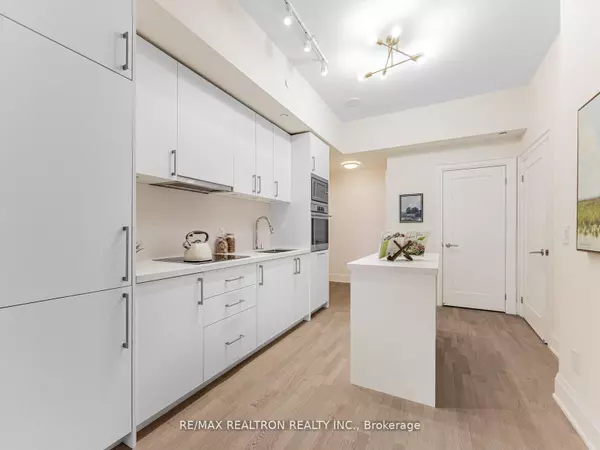 Toronto C02, ON M5R 1A3,88 Cumberland ST #1801