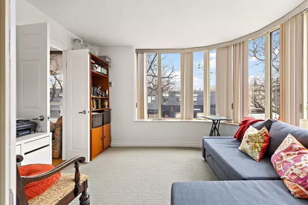 Toronto C09, ON M4T 2Y4,1177 Yonge ST #210