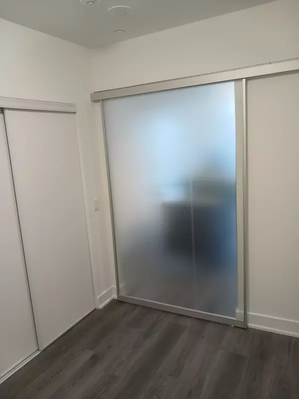 Oshawa, ON L1L 0W3,2545 Simcoe St N ST S #342