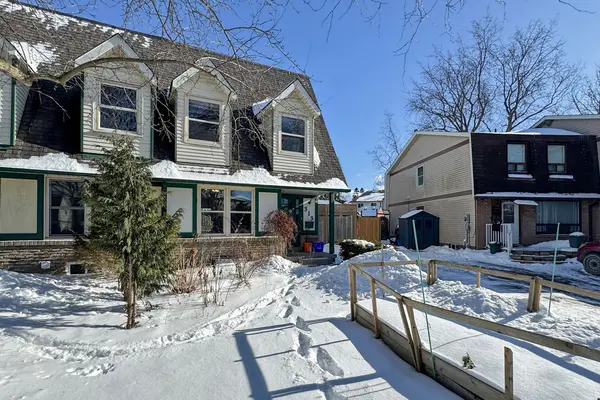 Oshawa, ON L1J 6N4,313 Rondeau CT