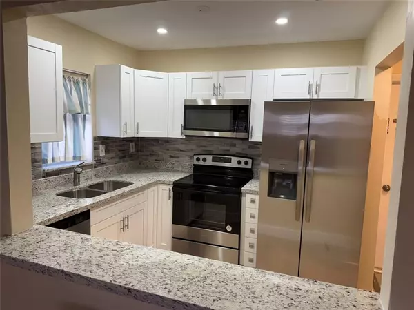 Pompano Beach, FL 33062,1450 N Riverside Dr #208