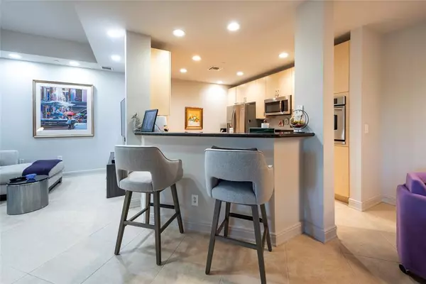 Weston, FL 33331,16102 Emerald Estates Dr #207