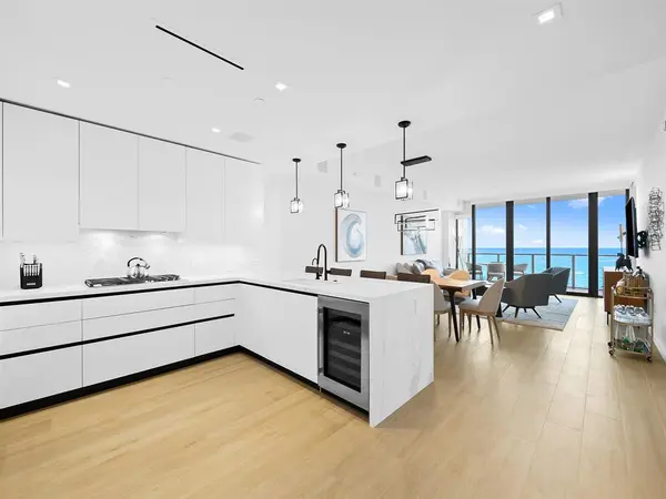 Pompano Beach, FL 33062,1116 N Ocean Blvd #401