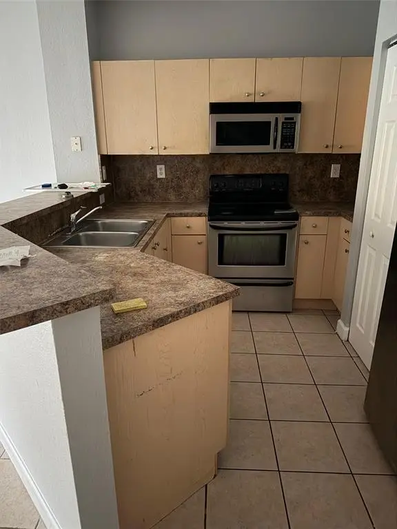 North Lauderdale, FL 33068,1718 SW 81st Way #1718