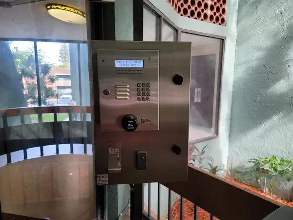 Lauderhill, FL 33319,4222 Inverrary Blvd #4609