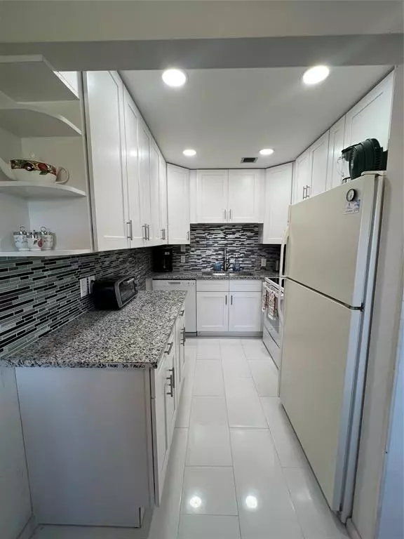 Deerfield Beach, FL 33442,62 Farnham C #62