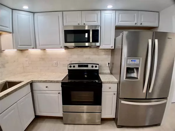 Lauderhill, FL 33319,4164 N Inverrary Dr #311