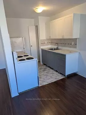 Newmarket, ON L3Y 3J8,41 Huron Heights DR ##6