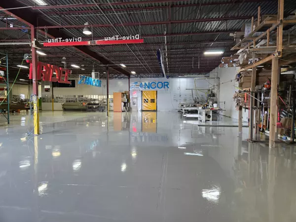 Aurora, ON L4G 3V1,145/1 Engelhard DR