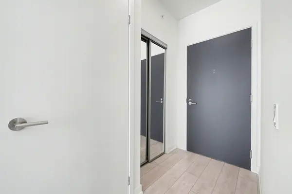 Barrie, ON L4N 1S9,39 Mary ST #2009