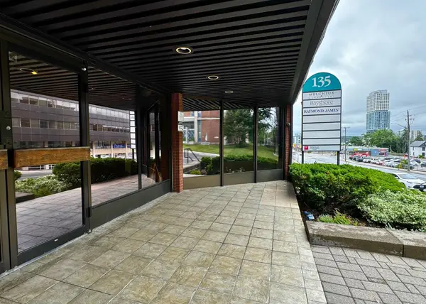 Barrie, ON L4M 3B3,135 Bayfield ST #102