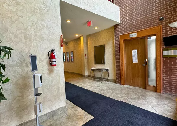 Barrie, ON L4M 3B3,135 Bayfield ST #102